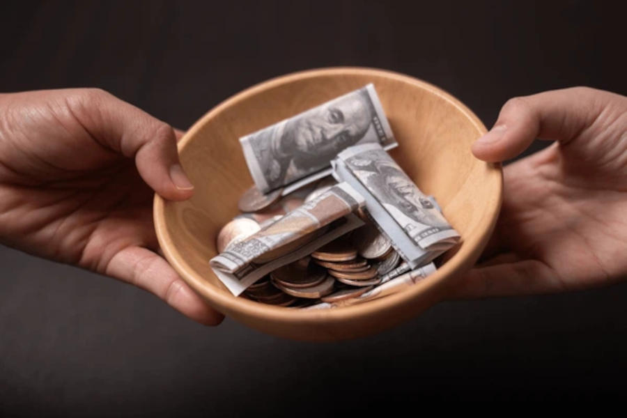 “We make a living by what we get. We make a life by what we give.” –Winston Churchill